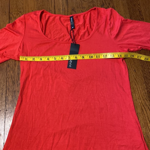 SAVVI JUNI Red Medium Scoop Neck Contoured Fit Half Sleeve Top - Picture 6 of 10